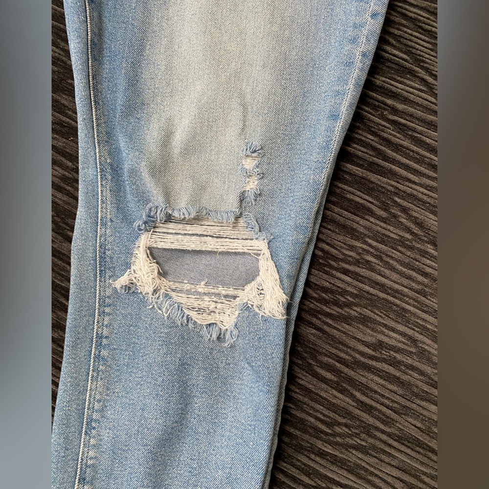 American Eagle Curvy Mom Jean - Size 6 - Picture 3 of 11